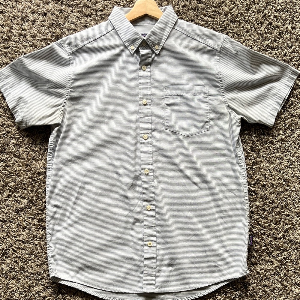 Patagonia Short Sleeve Button Down Medium